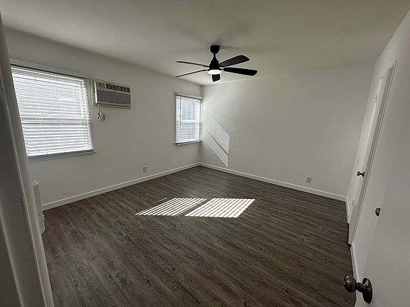 4th image of 5223 Corteen Pl #5223C05