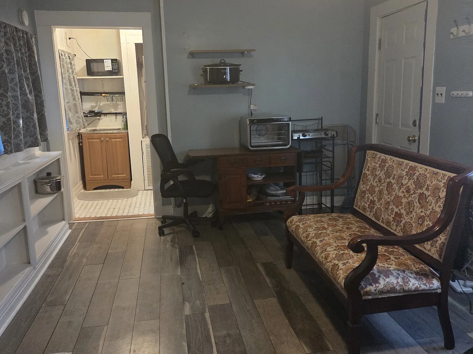 Studio, 400 sqft, $600 — Photo 3
