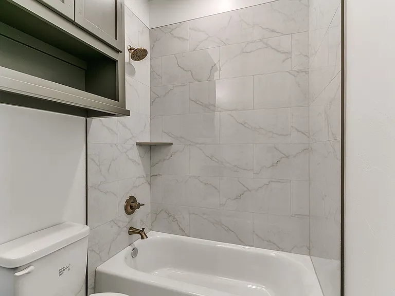 1901 Hollow Crest Ct — Photo 55