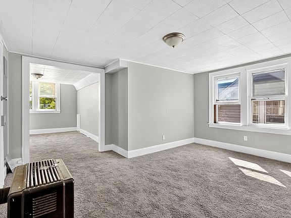 5th image of 11515 Whitmore Ave #2