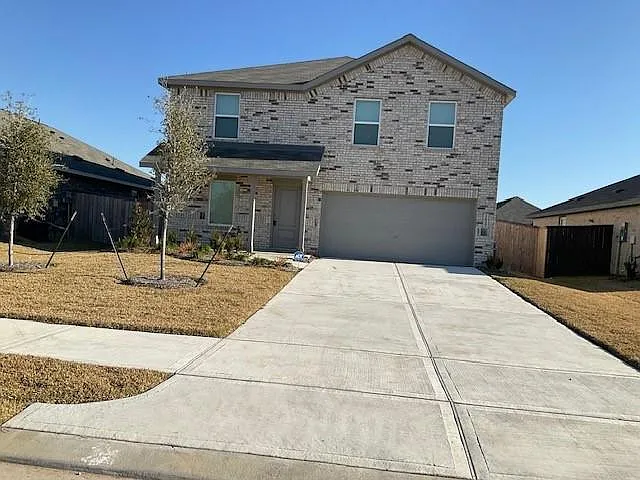 4 bed, 2.5 bath, 1958 sqft, $2,300 — Photo 2