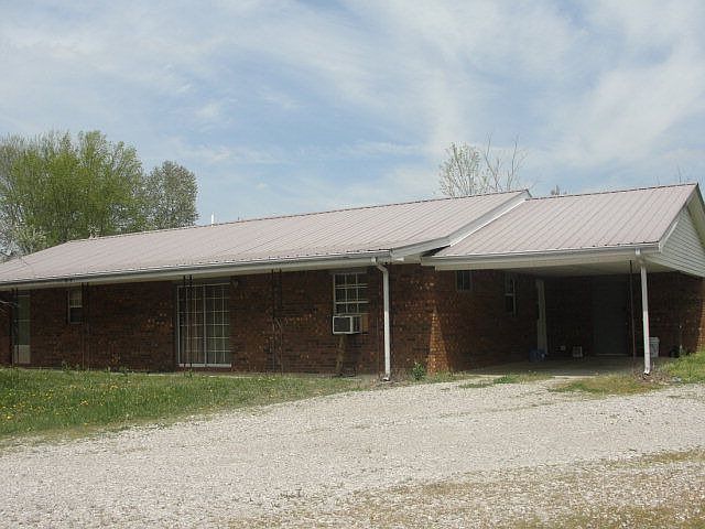 2nd image of 4897 Cumby Rd