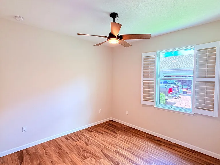 1102 S Victoria Hills Dr S — Photo 29
