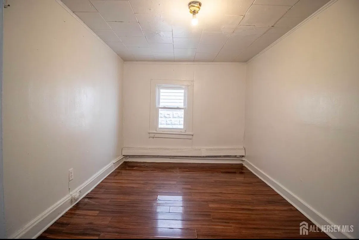3 bed, 898 sqft, $2,350 — Photo 4