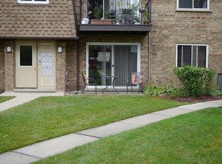 9416 Bay Colony Dr UNIT 2, Des Plaines, IL 60016