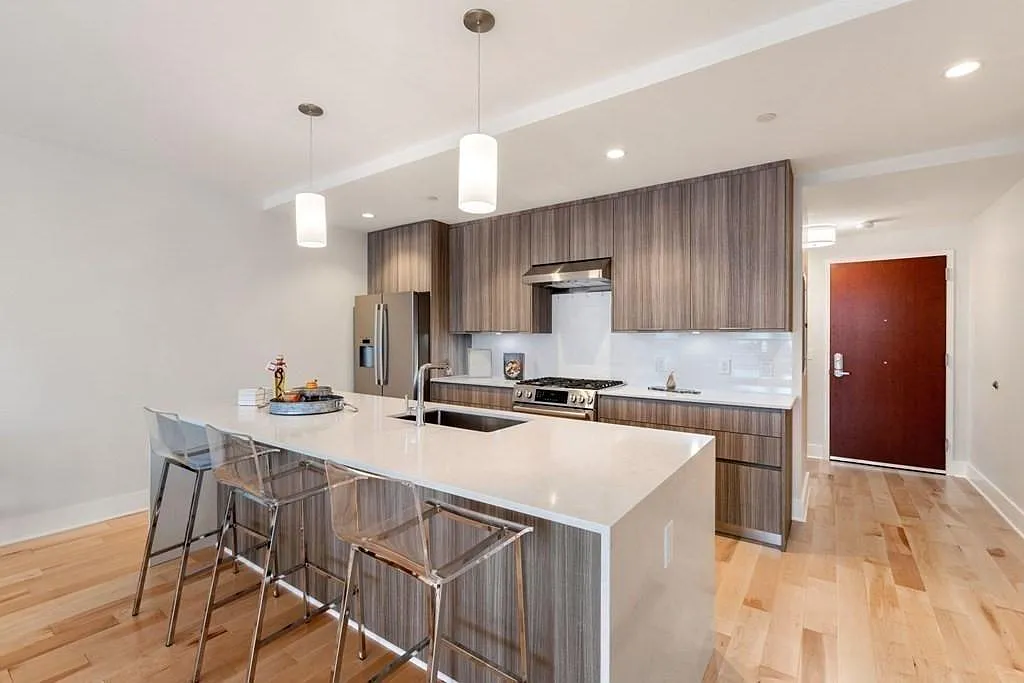 2 bed, 1267 sqft, $3,550 — Photo 2