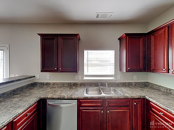 3rd image of 5045 Manning Dr