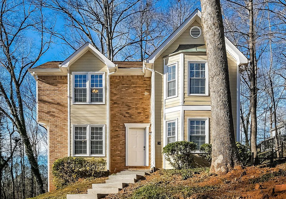 1st image of 28 Peggy Ct NW