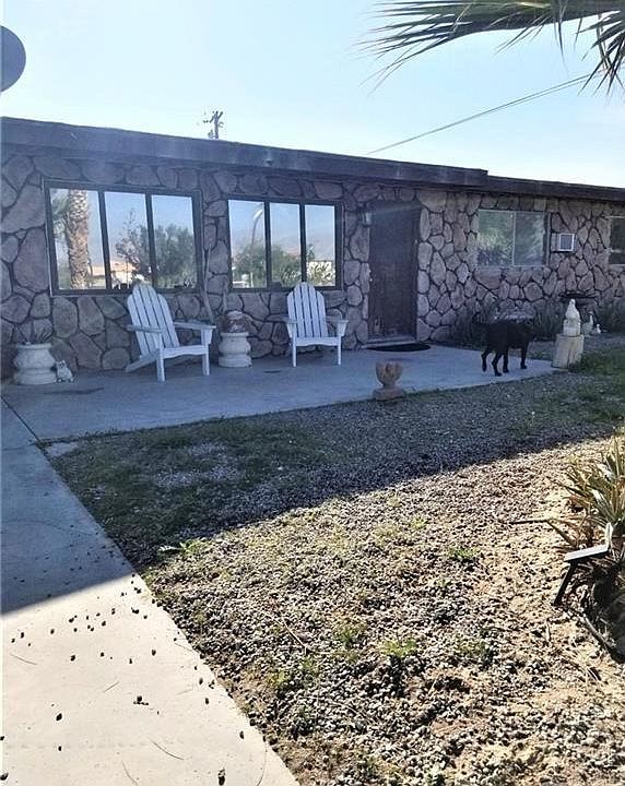 2nd image of 2554 N Marina Dr