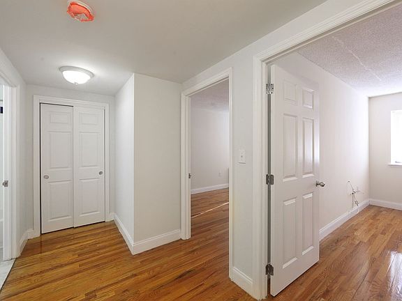 3rd image of 3880 Orloff Ave APT 4E