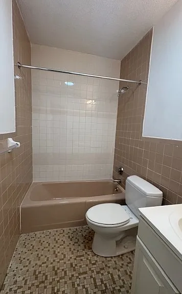 330 Shirley St #15 — Photo 7