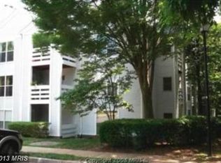 10303 Appalachian Cir APT 303, Oakton, VA 22124