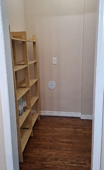 548 S Graham St — Photo 14