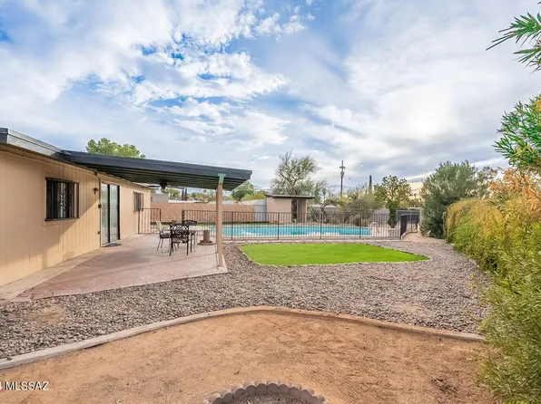 1824 S Prudence Pl, Tucson, AZ 85710