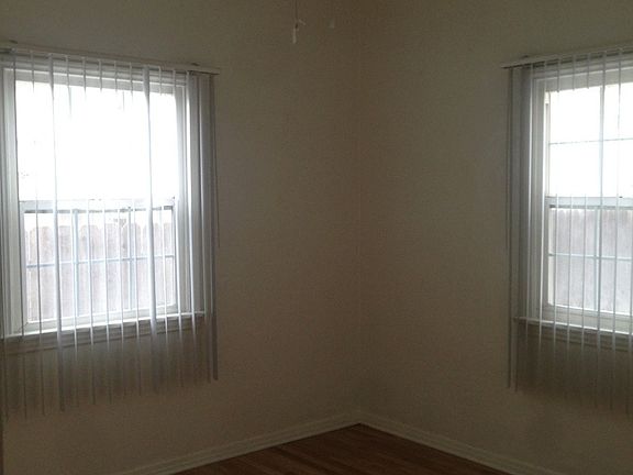 5th image of 2454 Chestnut Ave