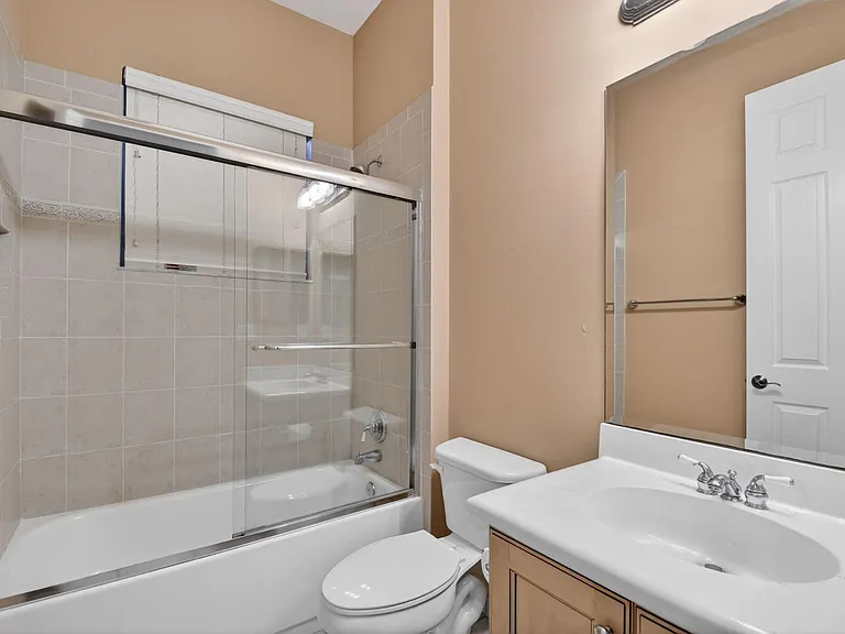 10247 Isle Wynd Ct — Photo 49
