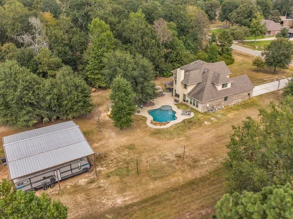 9061 Water Buck Ln, Conroe, TX 77303