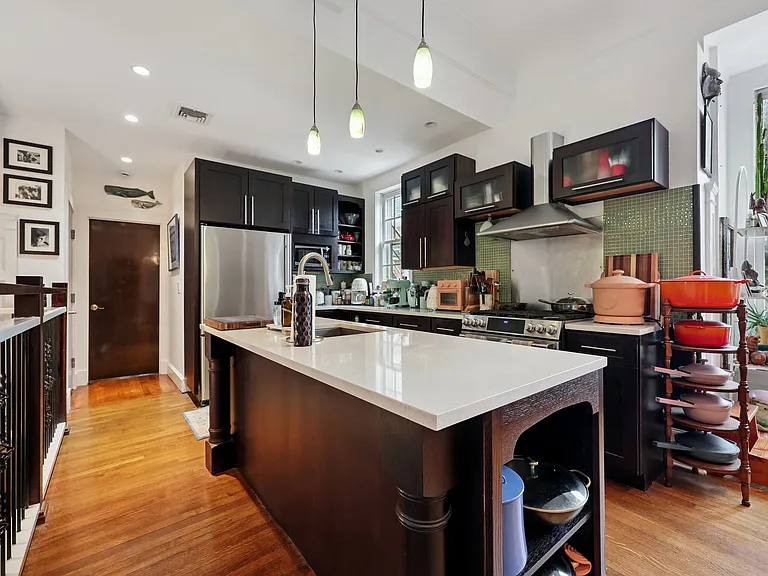591 Orange St #1 — Photo 3
