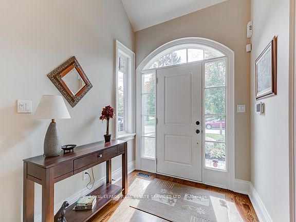 4th image of 42 Mervyn Ave