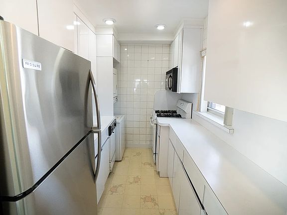 5th image of 1511 Independence Ave #2B