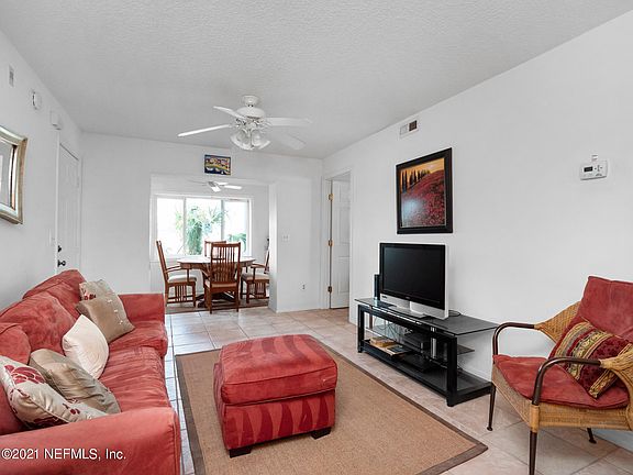 5th image of 210 11th Ave N APT 203S