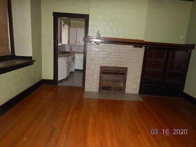 2nd image of 2810 Glenmore Ave