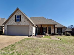 130 Woodridge Dr, Pearl, MS 39208