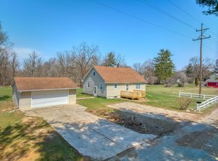 212 2nd St, Munith, MI 49259