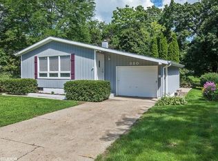 380 Fairview Park Ave, Crystal Lake, IL 60014