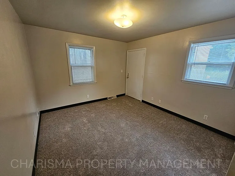 500 W 16th St #6 — Photo 22