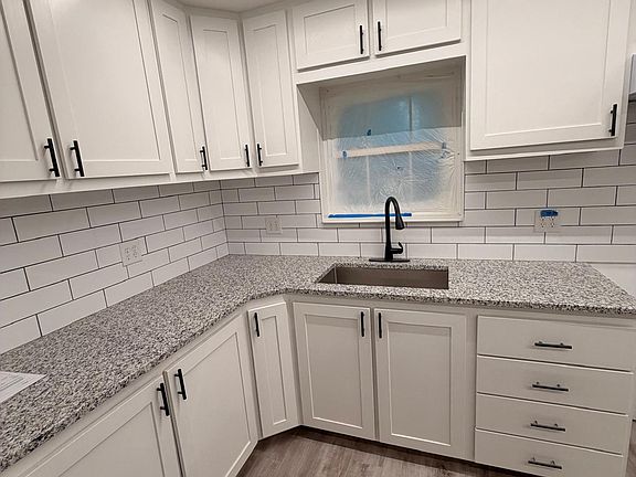 4th image of 1115 Klare Ave #A