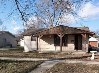 924 E Jackson St, Morris, IL 60450
