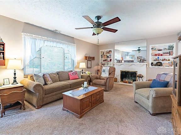 4th image of 224 Linden Dr