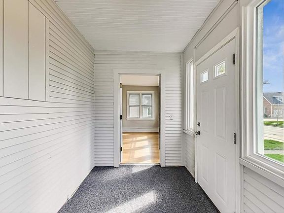 4th image of 303 N Berteau Ave #1