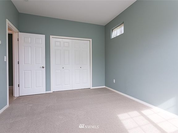 2nd bedroom.