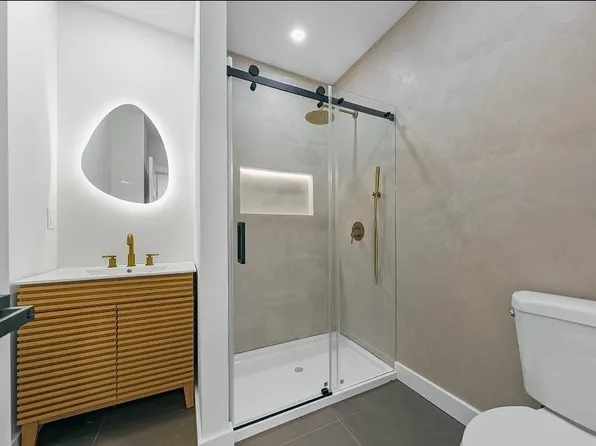 336a Danforth Avenue image 5 of 27