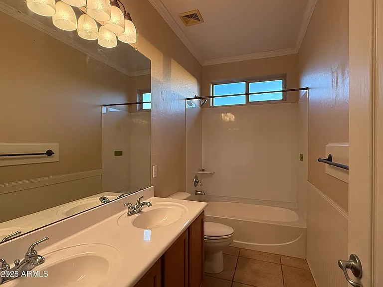 642 E Torrey Pines Pl — Photo 21