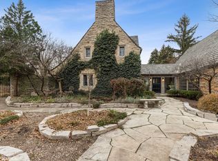 803 Armour Dr, Lake Bluff, IL 60044