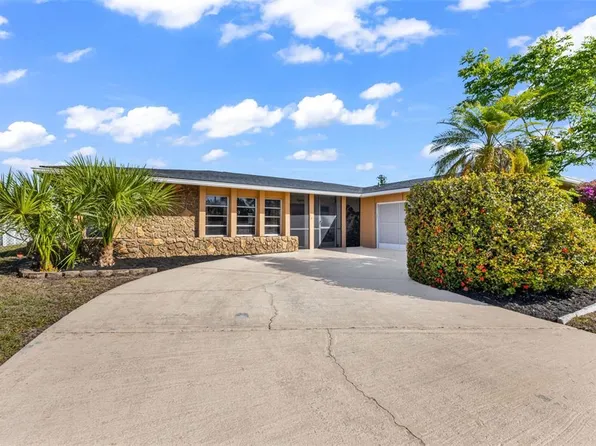 18 Annapolis Ln, Rotonda West, FL 33947