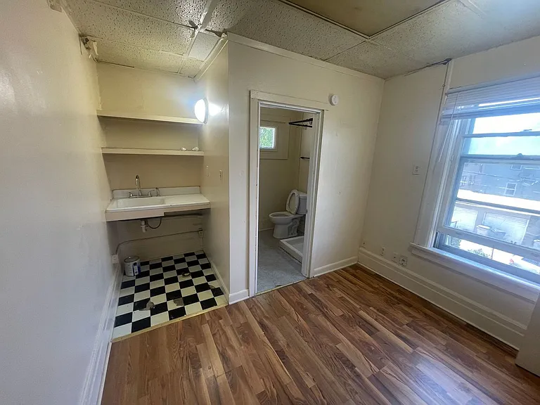 829 S. 19th St. (6 unit + 2 Garages) — Photo 2