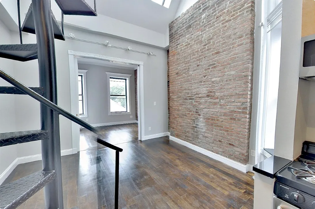 127 East 7th Street — Photo 2