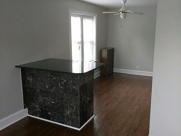 2nd image of 4141 W Cullom Ave #E2
