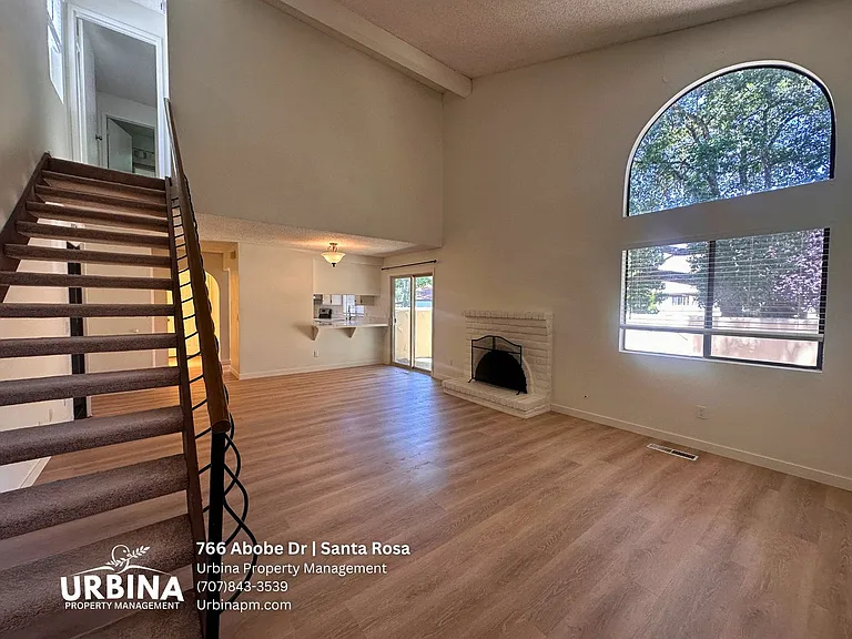 766 Adobe Dr — Photo 5