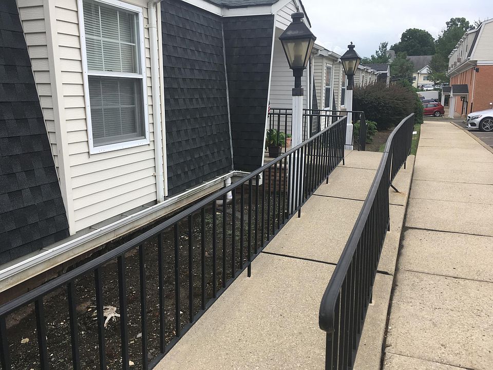 2nd image of 662 Goffle Rd APT 23B