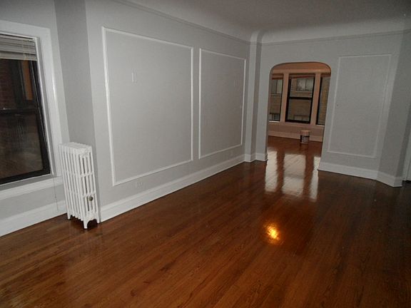 3rd image of 6908 N Greenview Ave APT 3