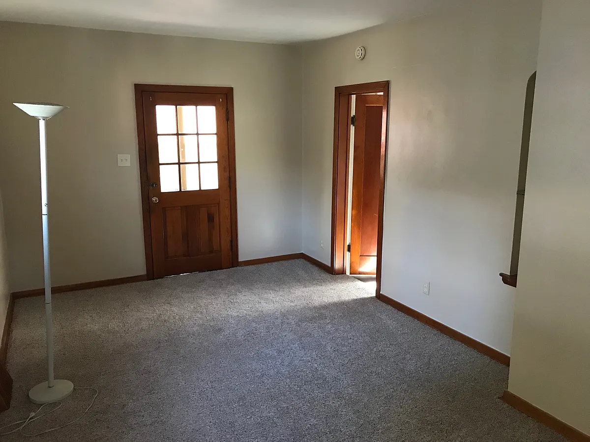 Living Room with Coat closet - 3809A S Pennsylvania Ave