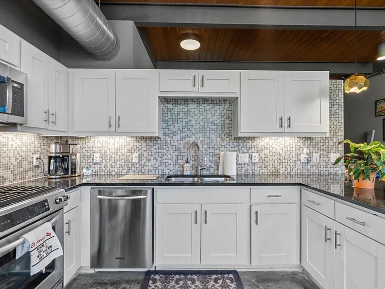 2205 N Lamar Blvd #214 — Photo 11