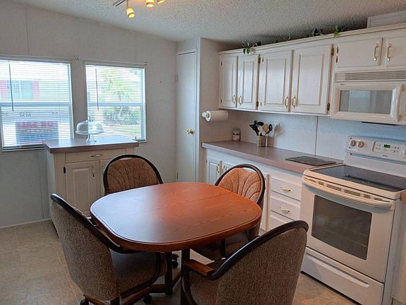 5th image of 236 Lake Huron Dr