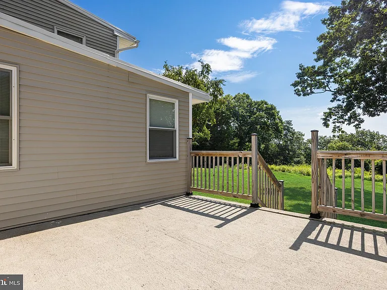 55 Shawnee Ave — Photo 35