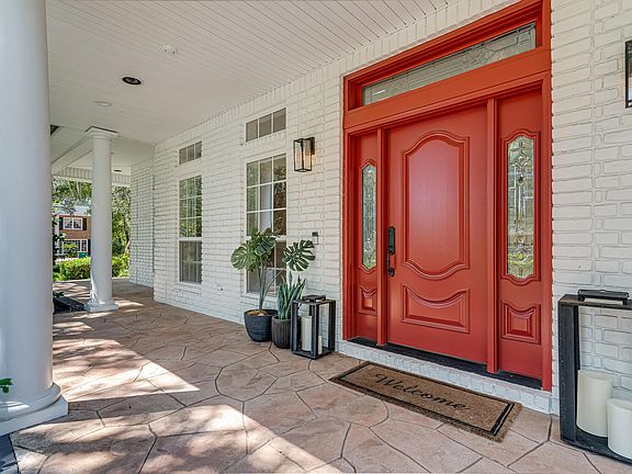 3rd image of 111 Troy Cir